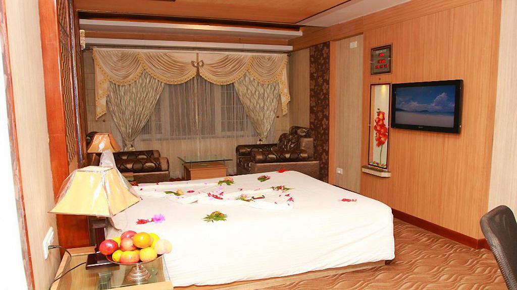 Astoria Residency Hotel Ooty Ngoại thất bức ảnh